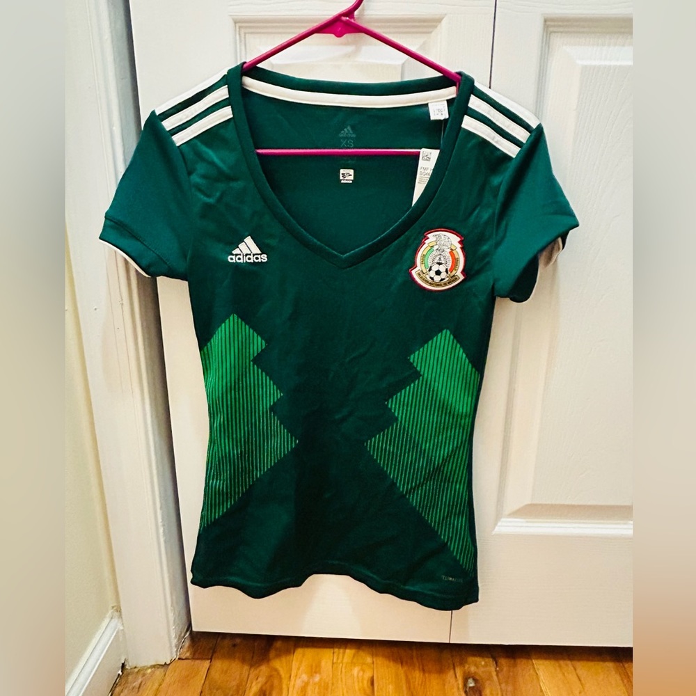 Women’s Mexico Soccer Jersey (Xsmall)